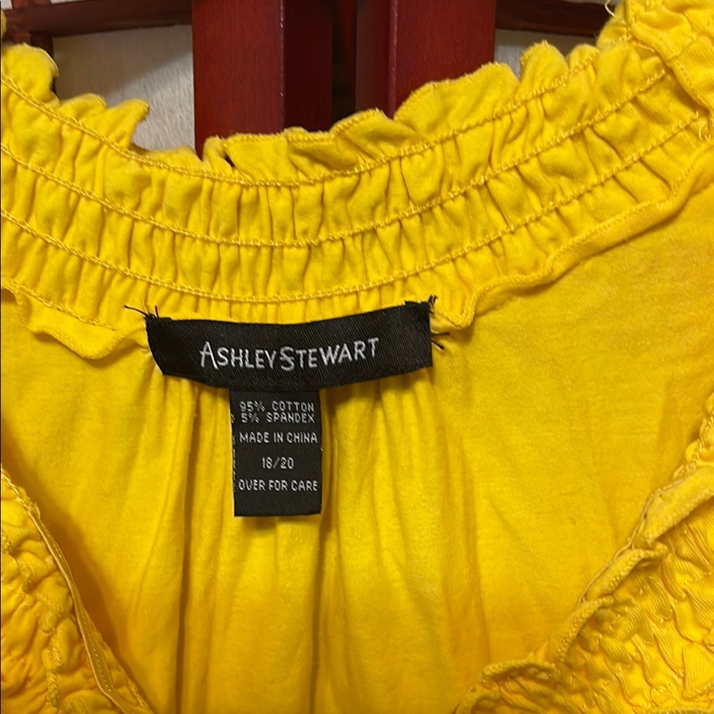 Ashley Stewart Sunny Yellow Top 18/20